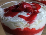 Panna cotta vanille, chantilly & coulis de fraises