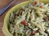 Salade de pâtes à la feta & au pesto