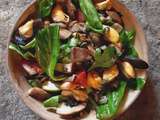 Salade de mâche, moules et champignons, persil frit