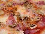 Pizza au jambon cru, aux champignons et au comté