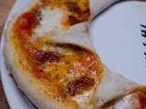 Pizza soleil au chorizo et au cheddar