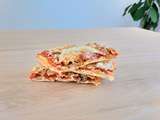 Pizza tomate, champignons, jambon, bacon et mozzarella
