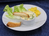 Œufs cocotte aux herbes et au comté, mouillettes de pain