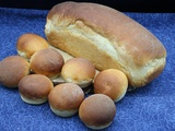 Petits pain de mie ronds et un grand pain