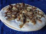 Pizza blanche aux oignons, à la sauge et aux anchois