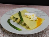 Raviole ouverte au pesto d’asperges vertes et œuf poché