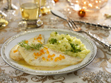 Filet de turbot sauce sabayon aux œufs de saumon, purée de pomme de terre aux brocolis