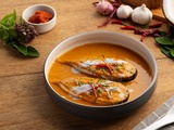 Poisson-chat avec sauce au curry rouge