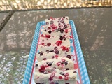 Quatre-quarts glacé au caramel au beurre salé et aux fruits rouges - Recettes autour d'un ingrédient #122