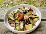 Salade grecque avec feta, tomate kumato et olives