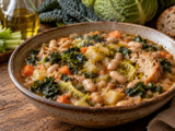 Cette ribollita toscane devient si épaisse qu’elle tient presque à la cuillère