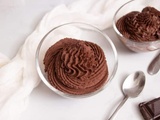 Comment réaliser une mousse au chocolat, un dessert à la cuillère incontournable