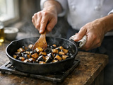 Poêlée d’aubergines fondantes : recette saine, rapide et gourmande