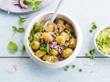 Découvrez la Recette Unique: Pommes de Terre Nouvelles avec un Houmous de Petits Pois