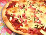 Pizza à la courgette, tomates séchées et jambon