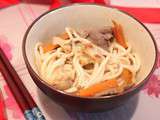 Wok à la japonaise (boeuf, udon, carotte et chou-fleur)