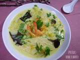 Délicieuse soupe à tendance thaïe aux vermicelles et crevettes