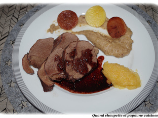 Rôti de biche, puree de marrons et compote pommes-coing