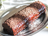 Bûche chocolat sur croustillant praliné : dessert de fête irrésistible