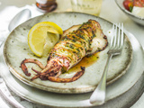 Calamars tendres grillés ail persil : la recette parfumée de l’été