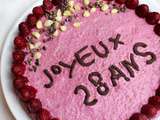 Joyeux 28 ans: Gâteau d’anniversaire à l’amande et à la crème de framboise