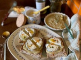 Tartine à la Compotée de Rhubarbe au Thym et Fromage de Chèvre
