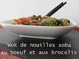 Wok de nouilles soba au boeuf et aux brocolis