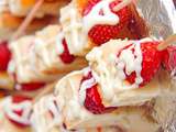 Brochettes de shortcake aux fraises et chocolat blanc