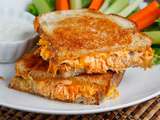 Grilled cheese de luxe au poulet Buffalo