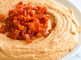 Houmous aux poivrons rouges grillés : la Méditerranée dans chaque bouchée ! 🌶️🍴