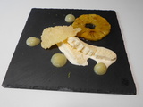 Ananas rôti, biscuit et glace au miel de thym par Didier de Winne