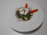 Légumes de printemps et oeuf poché