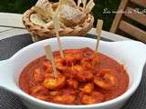 Crevettes à la sauce tomate épicée au curcuma et aux piments oiseaux