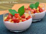 Salade de fraises et melon, yaourt grec fraises et menthe