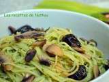 Spaghettis au pesto de roquette, champignons et olives noires