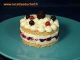 Entremets dacquoise et fruits rouges