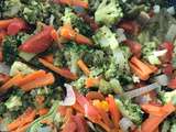 Poêlée de légumes divers : oignons poivrons carottes tomates brocolis courgettes