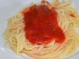Spaghettis sauce tomate gingembre, oignon et basilic