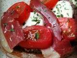 Tartines de tomates mozzarella au magret fumé