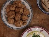 Gougères au zaatar et au comté