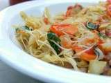 Pancit bihon : Vermicelles de riz sautés au porc et légumes (Philippines)
