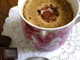 Mug cake au sarrasin, café et noisettes, coeur Nocciolata (sans gluten)