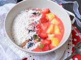 Smoothie bowl à la fraise, kiwi et ananas au gingembre {Battle Food #41}