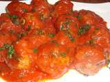 Boulette de viande de boeuf à la sauce tomate