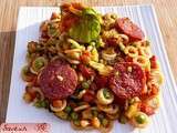 Anelli siciliani, salciccia forte, zucchini, piselli (saucisse piquante, courgette, petits pois)