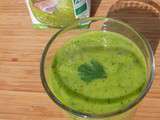 Green smoothie exotique à l'eau de coco
