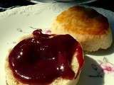 Old fashioned scones, strawberry & rose marmelade (express !)