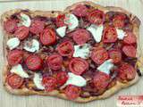 Pizza aux deux tomates et poitrine de porc