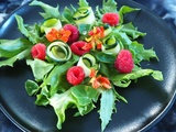 Salade acidulée aux framboises, courgettes et capucines