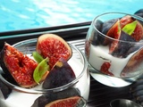 Verrines aux figues, graines de chia et lait de coco